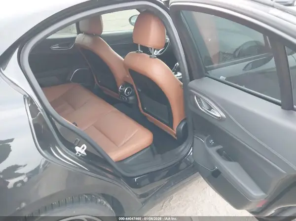 ZARFANBN2N7652801 2022 ALFA ROMEO GIULIA - Image 8