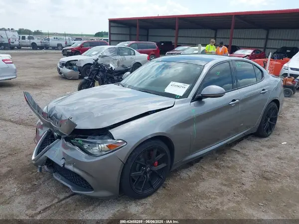 ZARFANBN3K7601349 2019 ALFA ROMEO GIULIA - Image 2