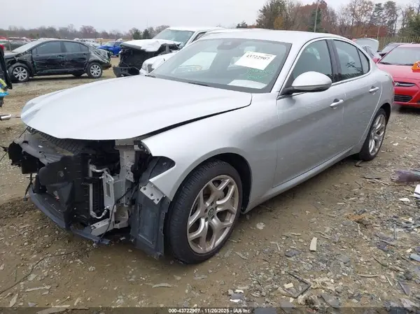 ZARFANBN3L7630545 2020 ALFA ROMEO GIULIA - Image 2