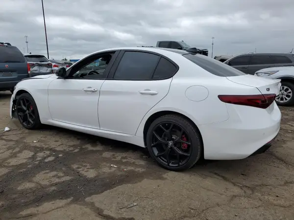 ZARFANBN3L7637706 2020 ALFA ROMEO GIULIA - Image 2