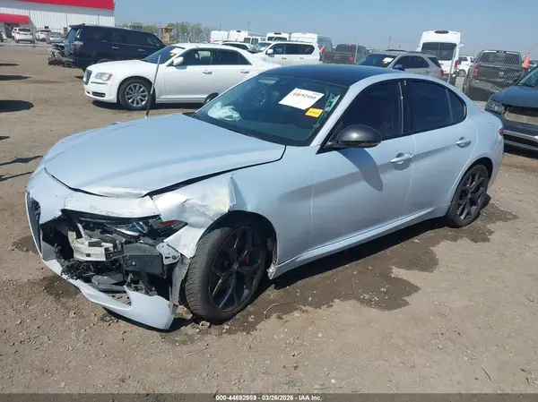 ZARFANBN3L7638726 2020 ALFA ROMEO GIULIA - Image 2