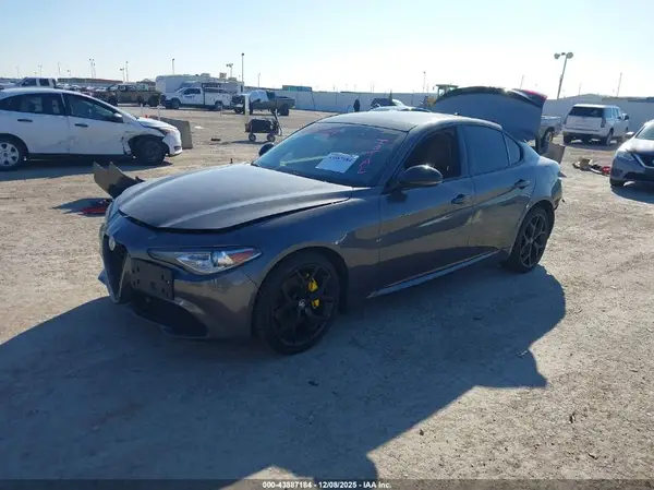 ZARFANBN3M7641062 2021 ALFA ROMEO GIULIA - Image 2
