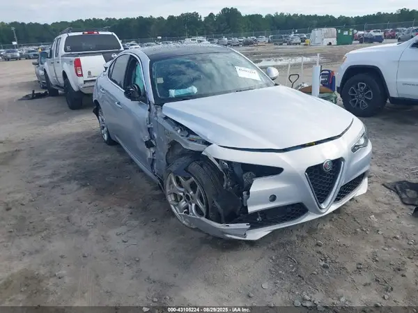 ZARFANBN3M7650036 2021 ALFA ROMEO GIULIA