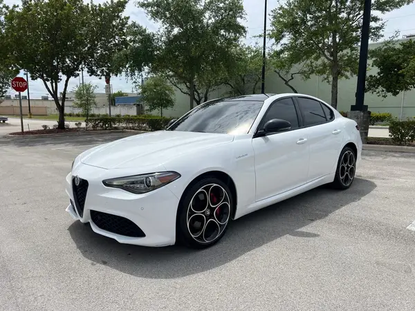ZARFANBN3N7653990 2022 ALFA ROMEO GIULIA - Image 2
