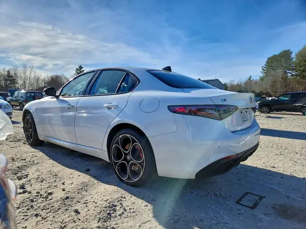 ZARFANBN3R7677910 2024 ALFA ROMEO GIULIA - Image 2