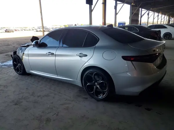 ZARFANBN4K7606575 2019 ALFA ROMEO GIULIA - Image 2