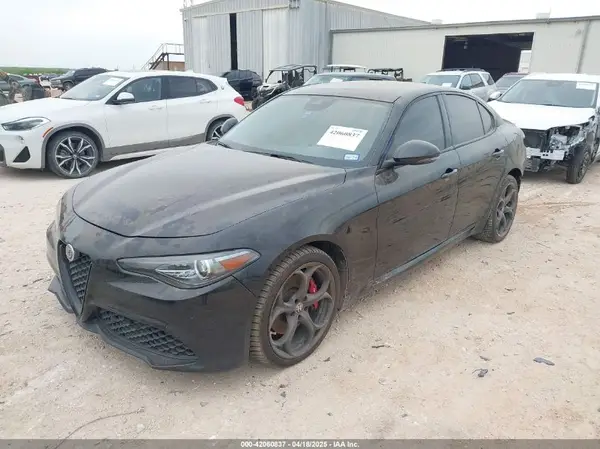 ZARFANBN4K7607998 2019 ALFA ROMEO GIULIA - Image 2