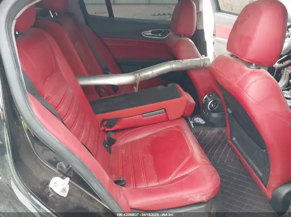 ZARFANBN4K7607998 2019 ALFA ROMEO GIULIA - Image 8