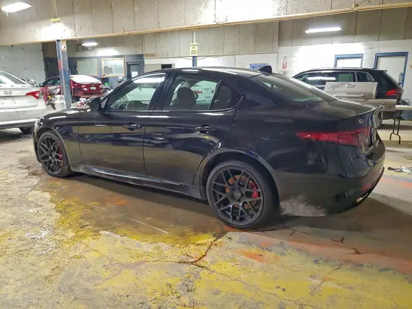 ZARFANBN4K7623070 2019 ALFA ROMEO GIULIA - Image 2