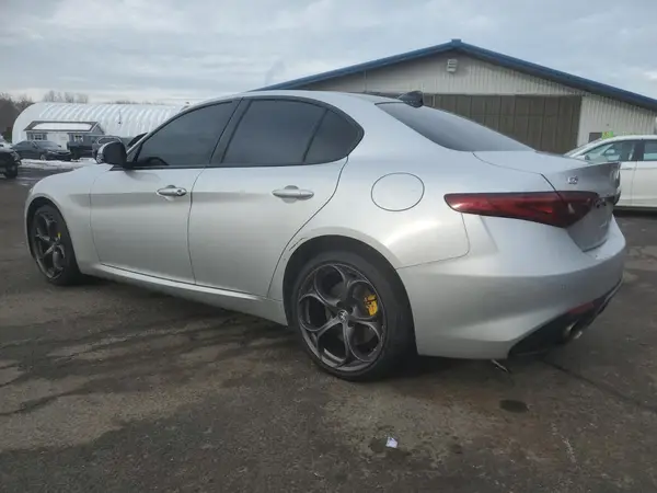 ZARFANBN4L7625998 2020 ALFA ROMEO GIULIA - Image 2