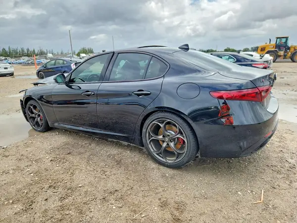 ZARFANBN4L7626178 2020 ALFA ROMEO GIULIA - Image 2