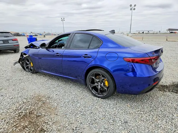 ZARFANBN4L7631087 2020 ALFA ROMEO GIULIA - Image 2
