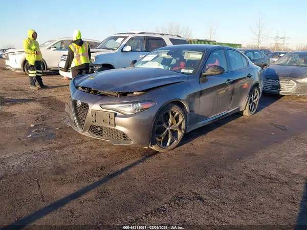ZARFANBN4M7644178 2021 ALFA ROMEO GIULIA - Image 2