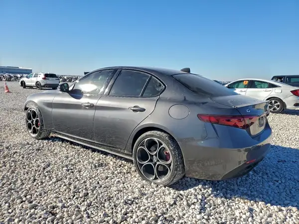 ZARFANBN4N7654663 2022 ALFA ROMEO GIULIA - Image 2