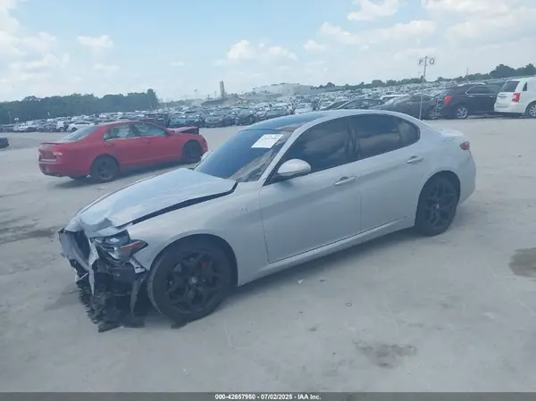 ZARFANBN4N7662455 2022 ALFA ROMEO GIULIA - Image 2