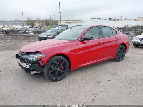 ZARFANBN5K7612319 2019 ALFA ROMEO GIULIA - Image 2