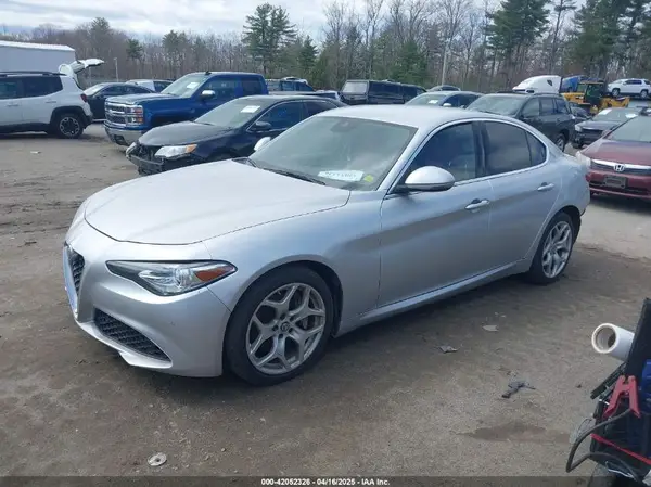 ZARFANBN5L7625380 2020 ALFA ROMEO GIULIA - Image 2