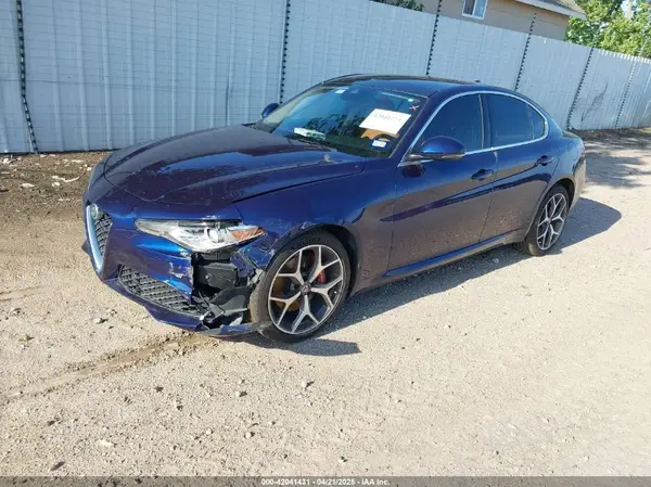 ZARFANBN5L7632328 2020 ALFA ROMEO GIULIA - Image 2