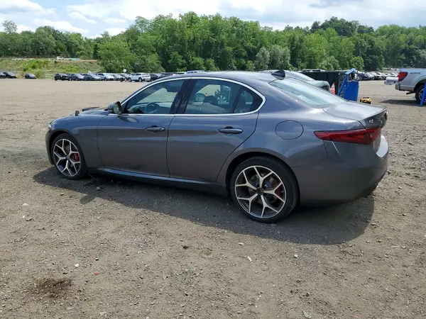 ZARFANBN5L7633723 2020 ALFA ROMEO GIULIA - Image 2