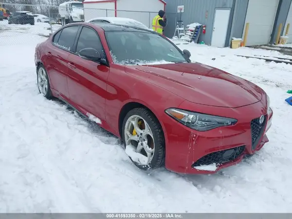 ZARFANBN5M7641290 2021 ALFA ROMEO GIULIA - Image 1