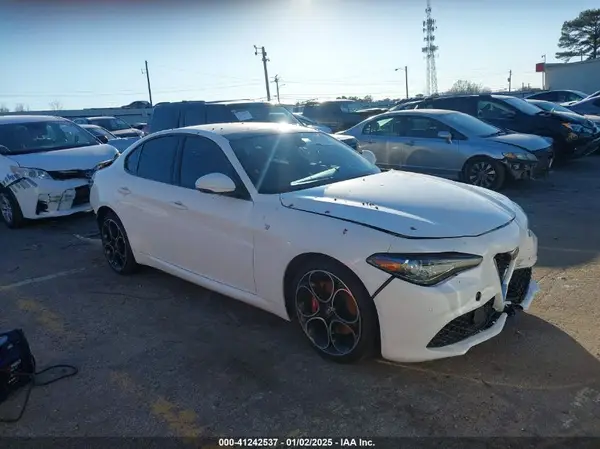 ZARFANBN5N7653117 2022 ALFA ROMEO GIULIA - Image 1