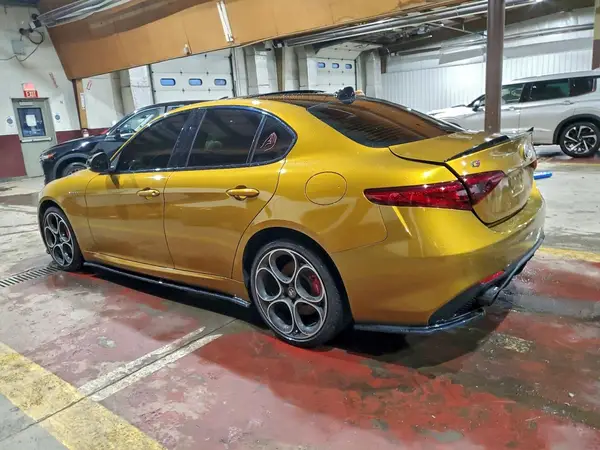 ZARFANBN5N7660052 2022 ALFA ROMEO GIULIA - Image 2
