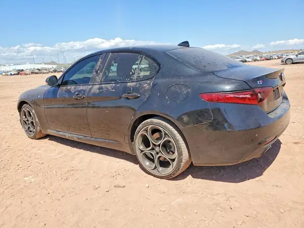 ZARFANBN5N7661878 2022 ALFA ROMEO GIULIA - Image 2