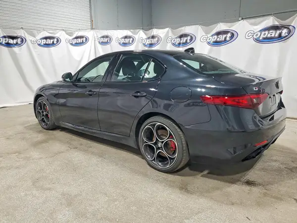 ZARFANBN5N7662805 2022 ALFA ROMEO GIULIA - Image 2