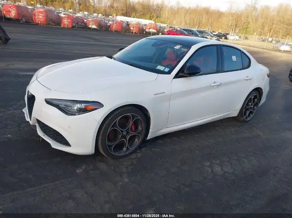 ZARFANBN5N7664442 2022 ALFA ROMEO GIULIA - Image 2