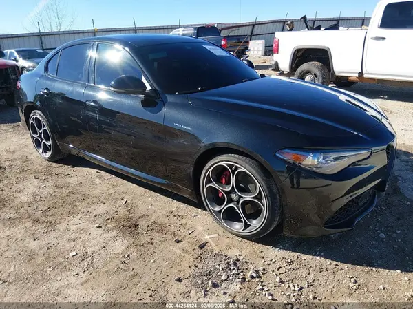 ZARFANBN5P7668901 2023 ALFA ROMEO GIULIA