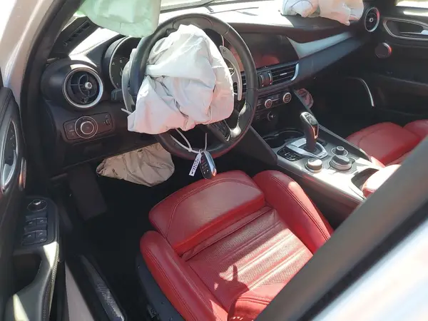 ZARFANBN5P7671572 2023 ALFA ROMEO GIULIA - Image 8