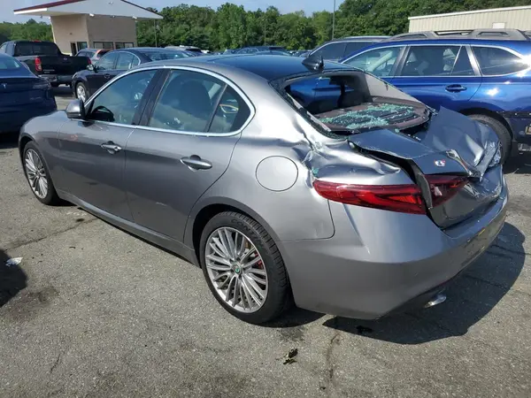ZARFANBN6K7605234 2019 ALFA ROMEO GIULIA - Image 2