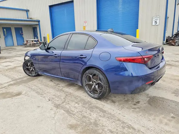 ZARFANBN6K7606335 2019 ALFA ROMEO GIULIA - Image 2