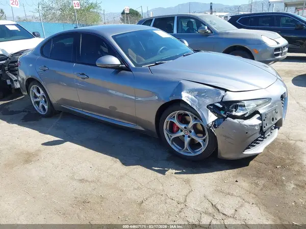 ZARFANBN6K7612328 2019 ALFA ROMEO GIULIA
