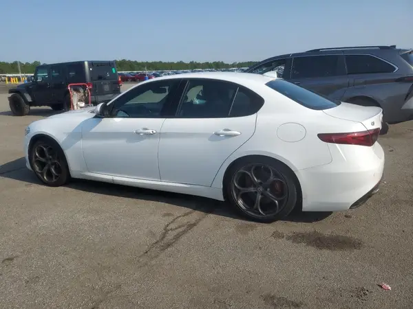 ZARFANBN6L7631074 2020 ALFA ROMEO GIULIA - Image 2