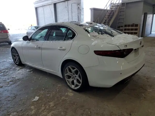 ZARFANBN6M7643615 2021 ALFA ROMEO GIULIA - Image 2