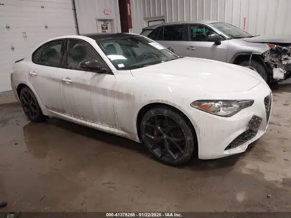 ZARFANBN6M7648068 2021 ALFA ROMEO GIULIA - Image 1