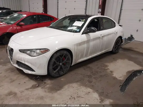 ZARFANBN6M7648068 2021 ALFA ROMEO GIULIA - Image 2