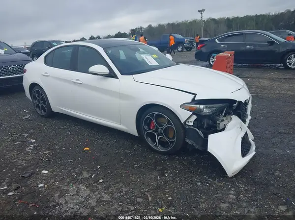 ZARFANBN6N7652848 2022 ALFA ROMEO GIULIA - Image 1