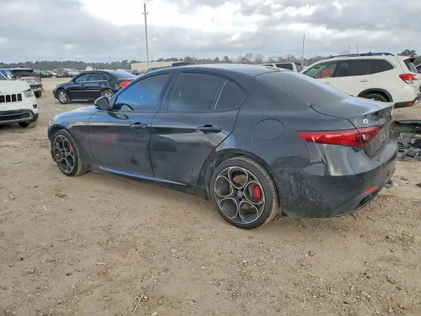 ZARFANBN6N7653157 2022 ALFA ROMEO GIULIA - Image 2