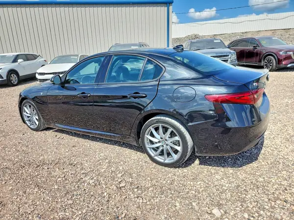 ZARFANBN6N7655085 2022 ALFA ROMEO GIULIA - Image 2