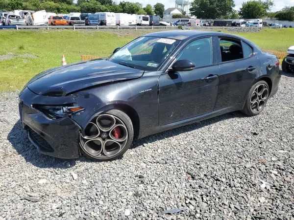 ZARFANBN6P7670401 2023 ALFA ROMEO GIULIA