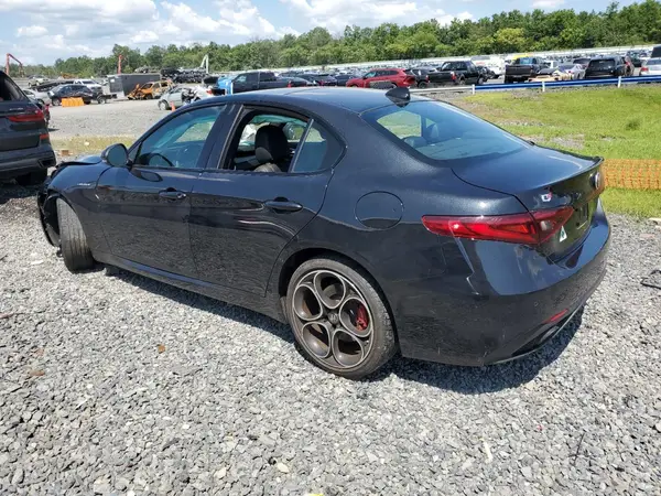ZARFANBN6P7670401 2023 ALFA ROMEO GIULIA - Image 2