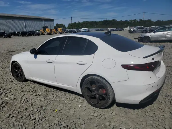 ZARFANBN7L7625705 2020 ALFA ROMEO GIULIA - Image 2