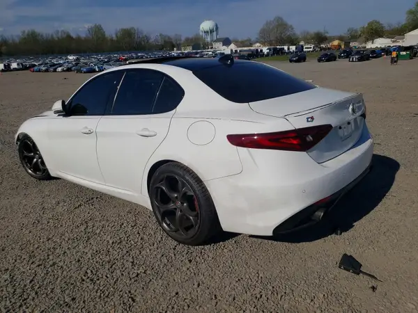 ZARFANBN7L7629642 2020 ALFA ROMEO GIULIA - Image 2