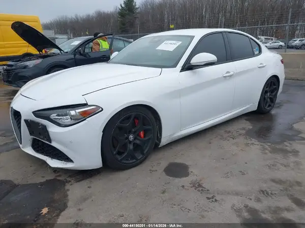 ZARFANBN7L7636770 2020 ALFA ROMEO GIULIA - Image 2