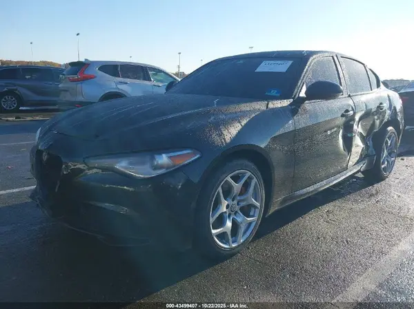 ZARFANBN7L7639233 2020 ALFA ROMEO GIULIA - Image 2