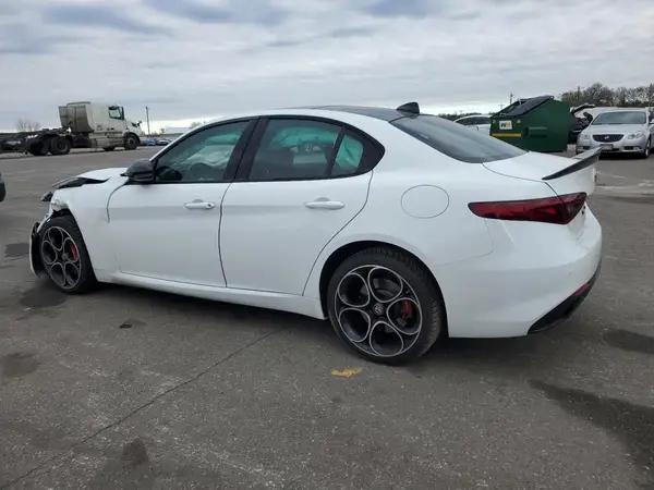ZARFANBN7M7640898 2021 ALFA ROMEO GIULIA - Image 2