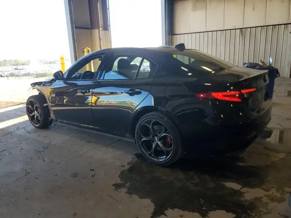 ZARFANBN7M7644191 2021 ALFA ROMEO GIULIA - Image 2