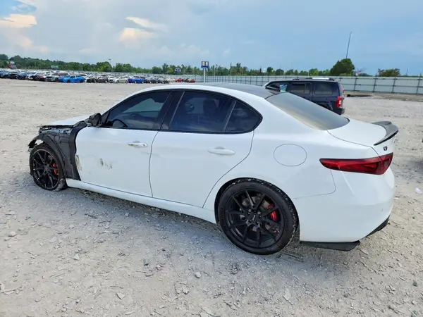 ZARFANBN7M7644286 2021 ALFA ROMEO GIULIA - Image 2